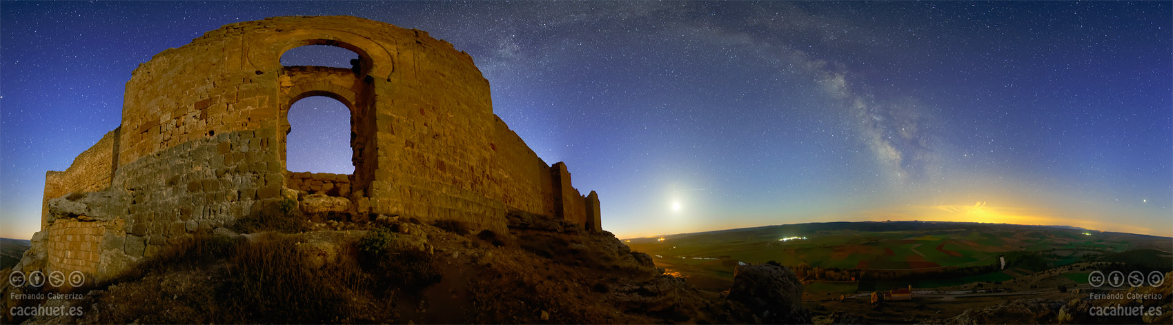 Vía Láctea al amanecer desde el castillo de Gormaz